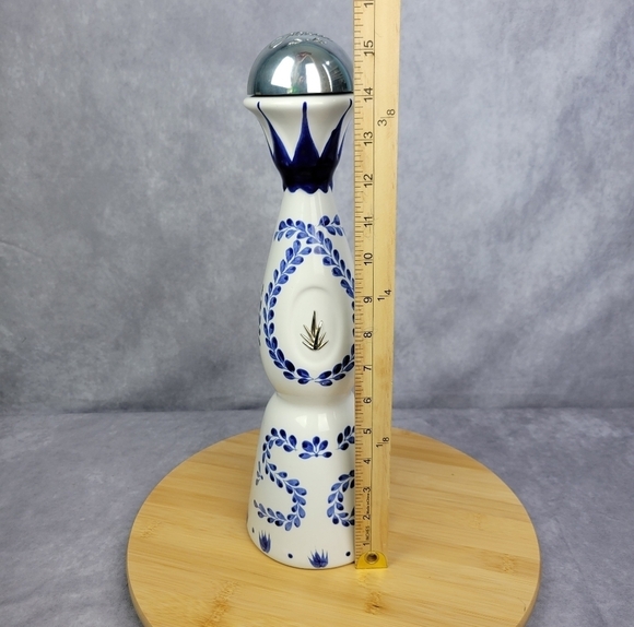 Clase Azul Tequilla Reposado‎ Empty Ceramic Decanter 15" (750ml) - Picture 9 of 9